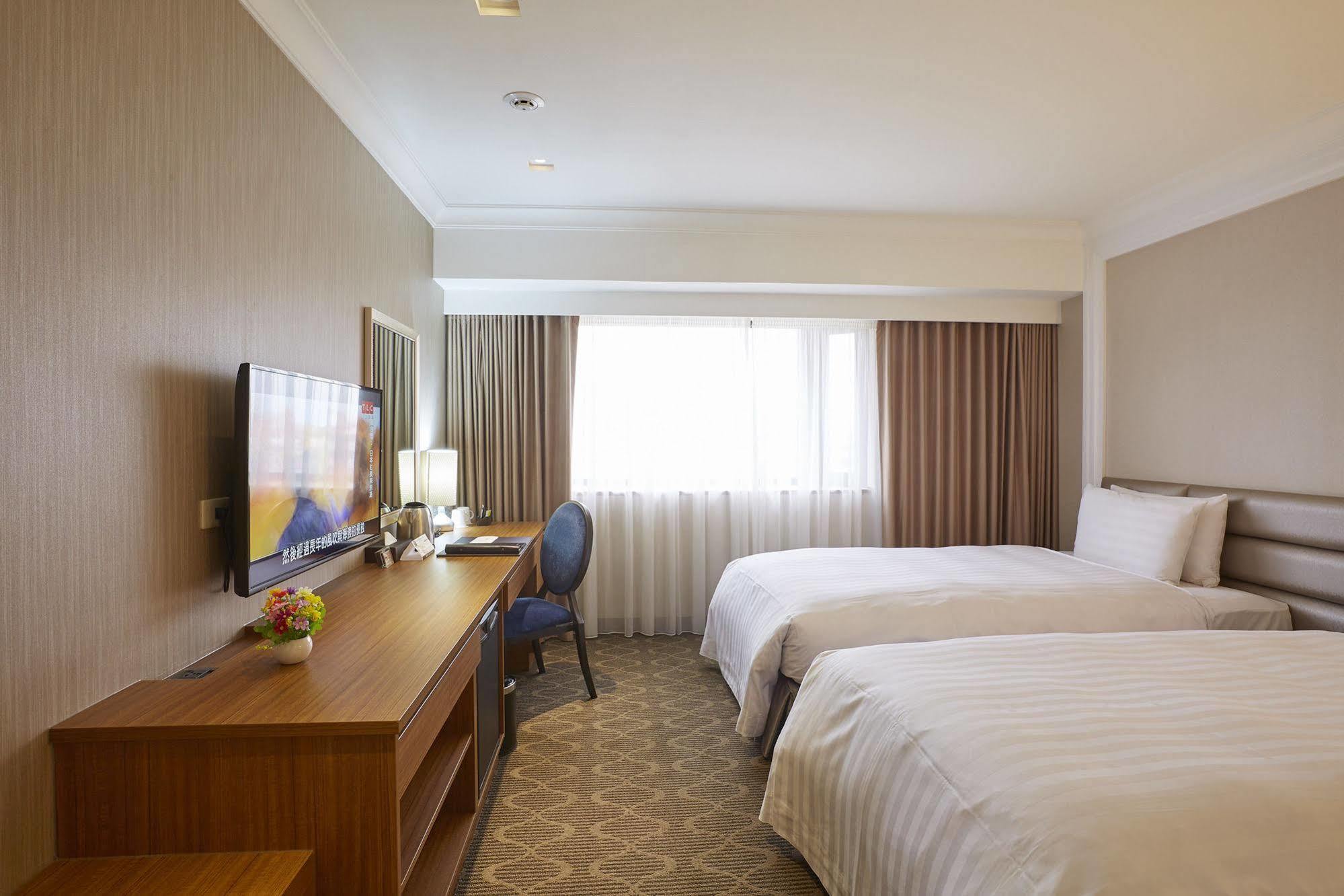 แกรนด์ซิตี้ โฮเต็ล Hotel เฟิงหยวน ภายนอก รูปภาพ