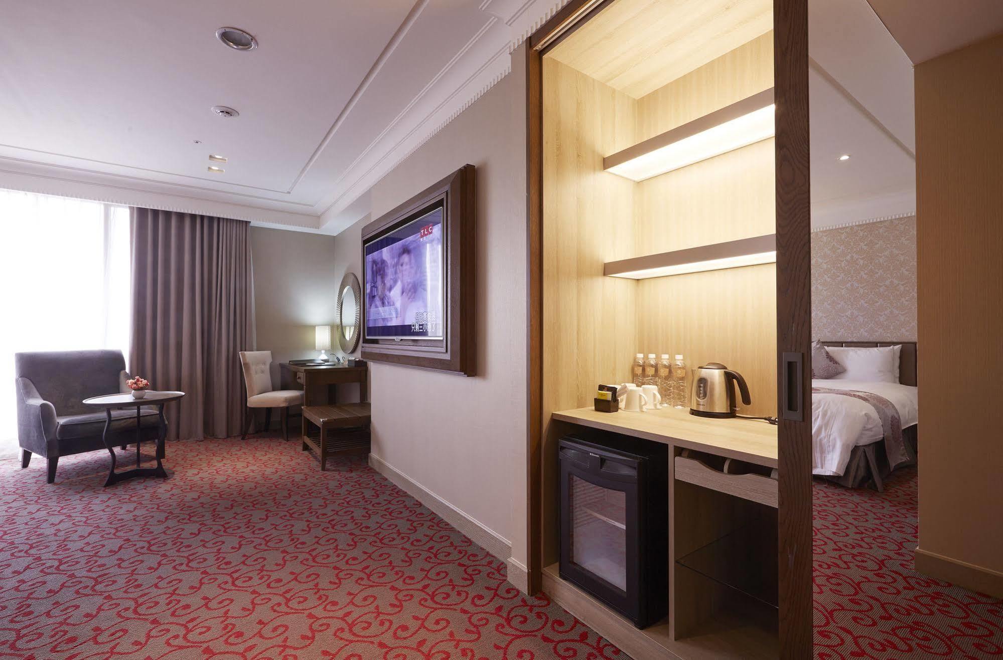 แกรนด์ซิตี้ โฮเต็ล Hotel เฟิงหยวน ภายนอก รูปภาพ